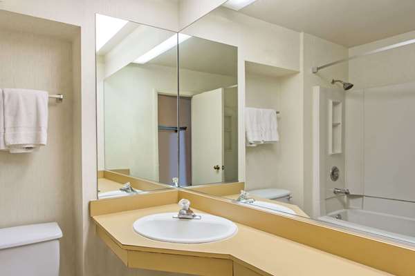  - Days Inn Manassas - I-66, Exit 47