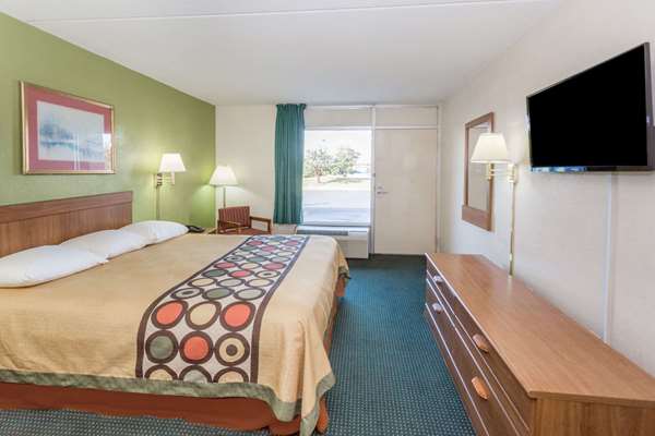  - Super 8 Motel Tifton - I-75, Exit 63A