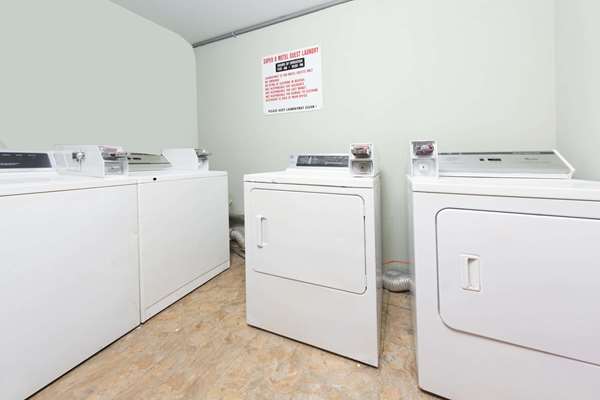  - Super 8 Motel Tifton - I-75, Exit 63A