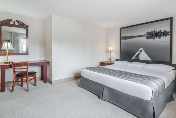 Suite - Super 8 Hotel Guelph