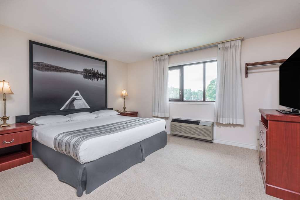 SUPER 8 BY WYNDHAM GUELPH-guestroom-Guest Room,Suite,On-Site.jpg