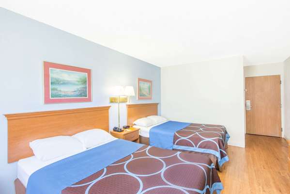  - Super 8 Hotel Webster