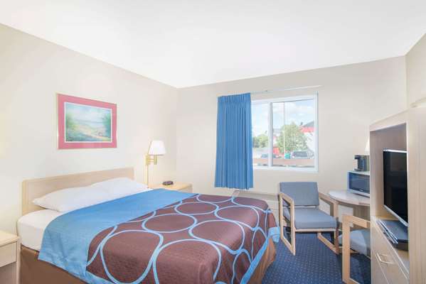  - Super 8 Hotel Webster