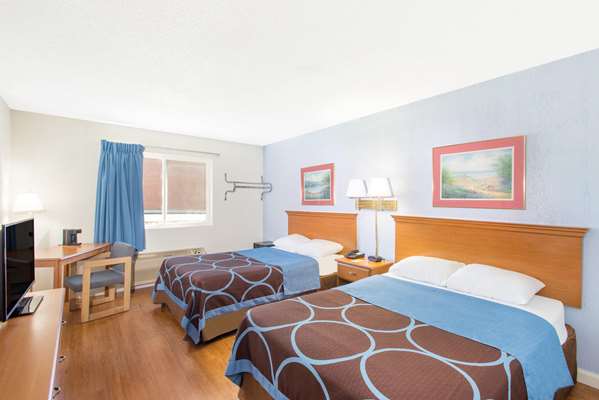  - Super 8 Hotel Webster