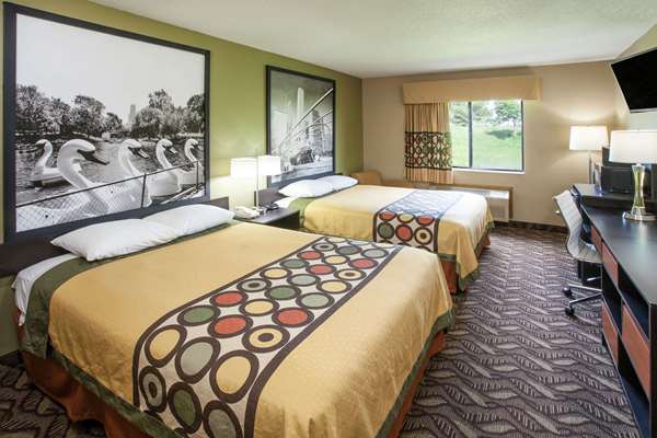  - Super 8 Hotel Dwight - I-55, Exit 220