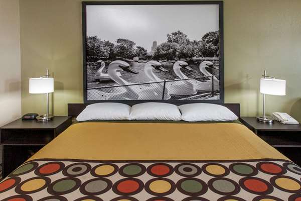  - Super 8 Hotel Dwight - I-55, Exit 220