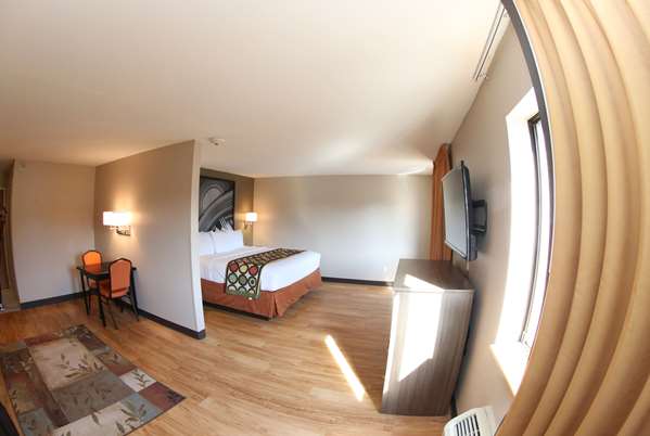  - Super 8 Hotel Portsmouth