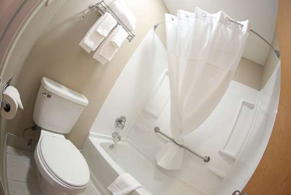  - Super 8 Hotel Portsmouth