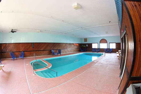 Pool - Super 8 Hotel Portsmouth