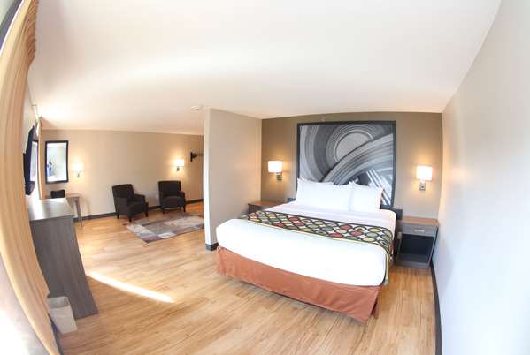  - Super 8 Hotel Portsmouth