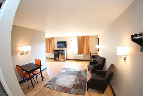  - Super 8 Hotel Portsmouth