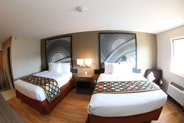  - Super 8 Hotel Portsmouth