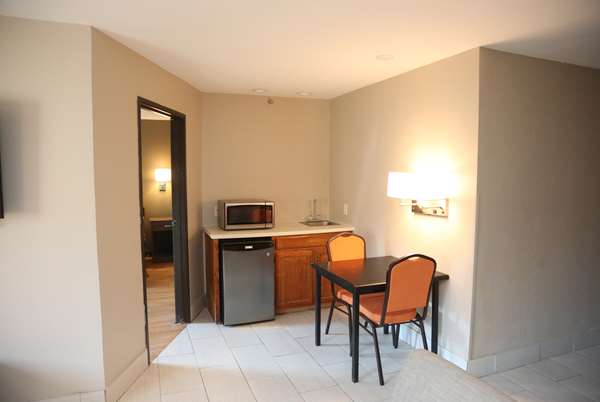  - Super 8 Hotel Portsmouth