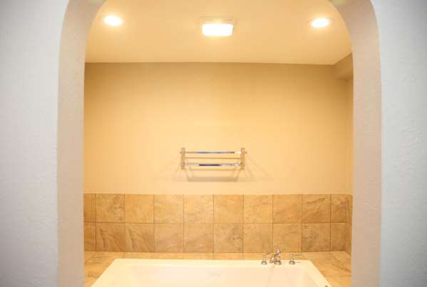 Suite - Super 8 Hotel Portsmouth