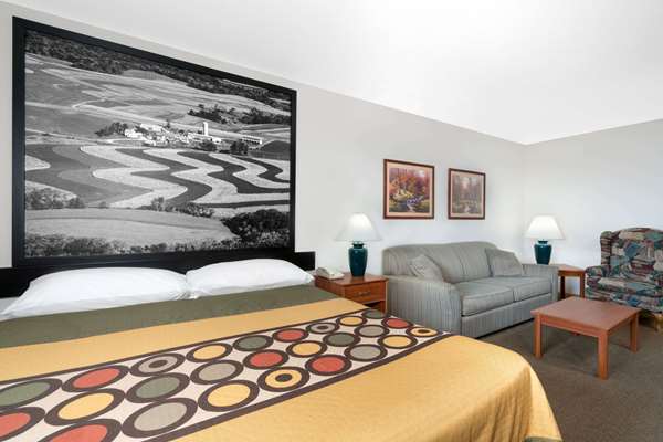  - Super 8 Hotel Sparta - I-90, Exit 25