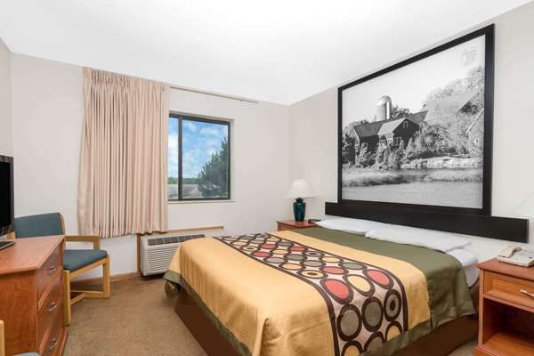  - Super 8 Hotel Sparta - I-90, Exit 25