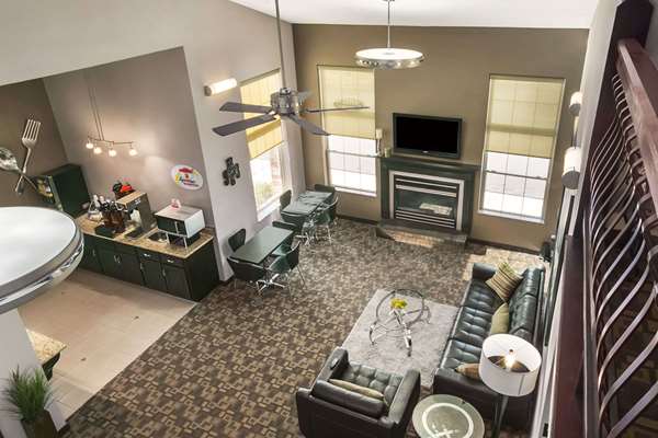  - Super 8 Motel Strafford - I-44, Exit 88