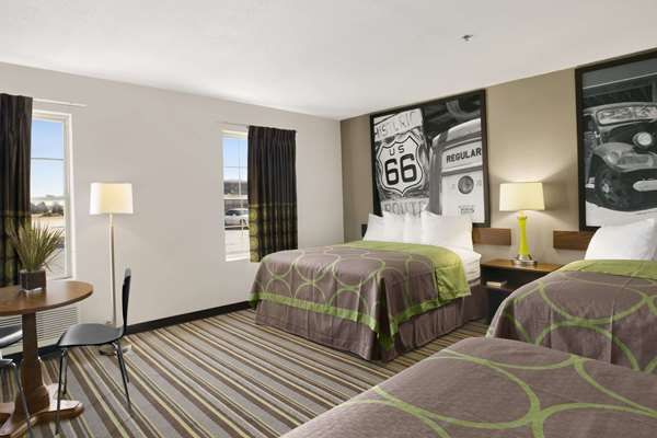 Suite - Super 8 Motel Strafford - I-44, Exit 88