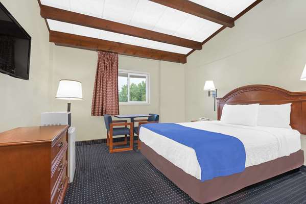  - Travelodge Lima - I-75, Exit 125