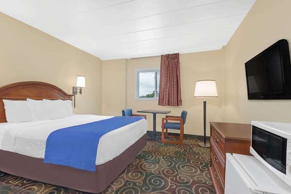  - Travelodge Lima - I-75, Exit 125