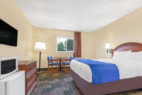  - Travelodge Lima - I-75, Exit 125