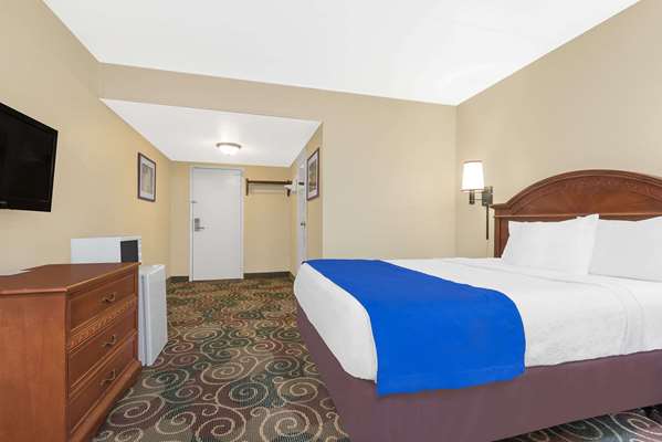  - Travelodge Lima - I-75, Exit 125