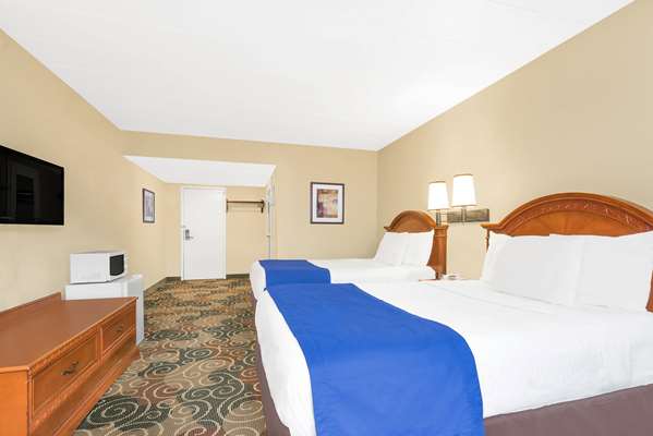  - Travelodge Lima - I-75, Exit 125