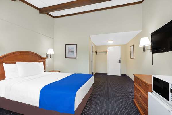  - Travelodge Lima - I-75, Exit 125