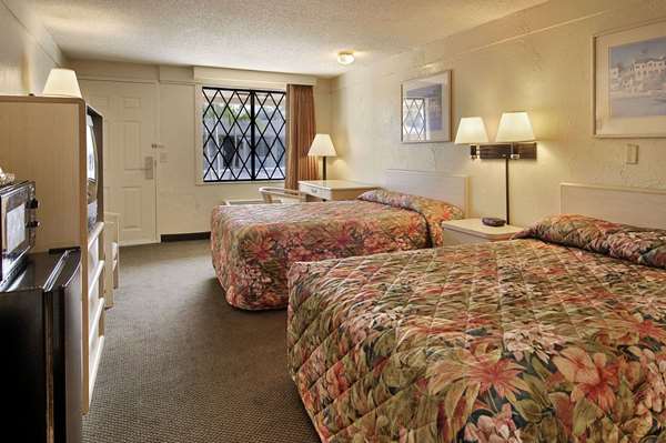  - Super 8 Motel Lantana - I-95, Exit 60