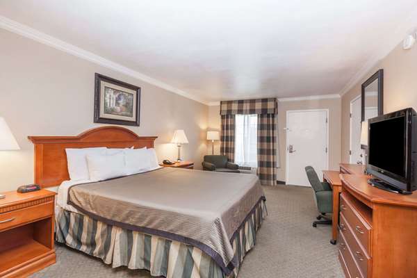  - Travelodge Sylmar - I-210, Exit 2