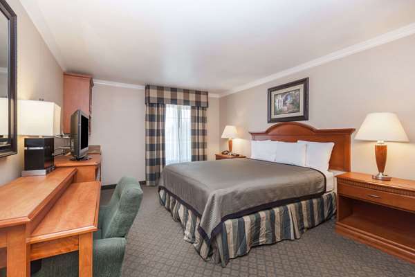  - Travelodge Sylmar - I-210, Exit 2