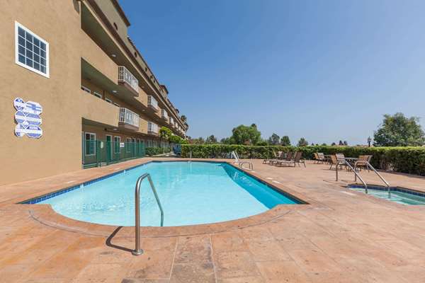 Pool - Travelodge Sylmar - I-210, Exit 2