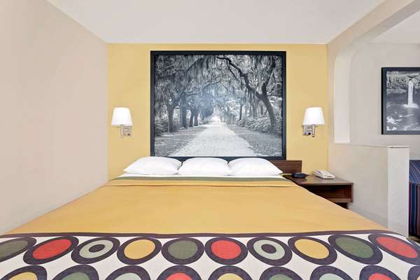  - Super 8 Motel Byron - I-75, Exit 149