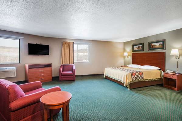 Suite - Super 8 Hotel Clearfield - I-80, Exit 120