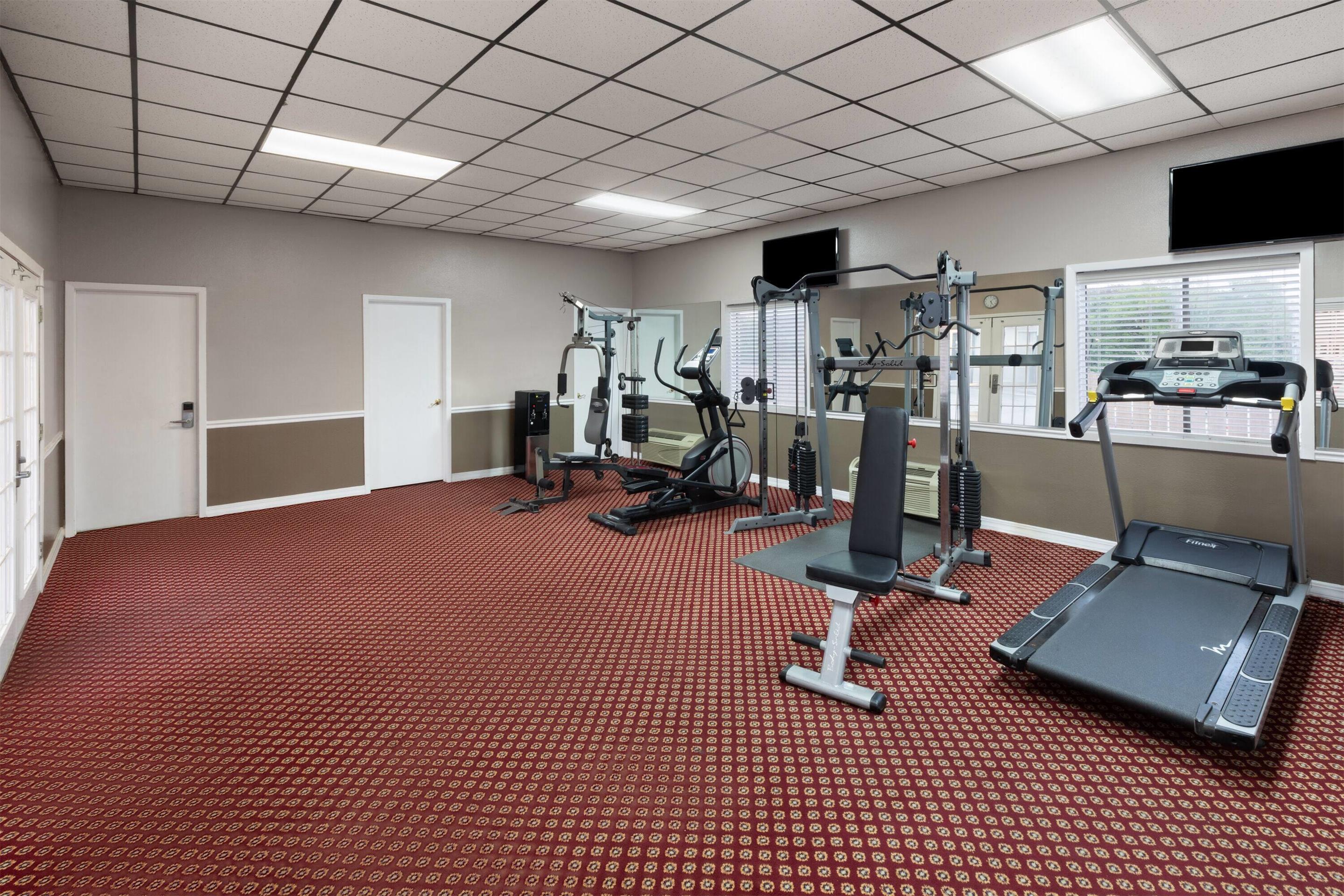 Health club fitness center gym | Super 8 by Wyndham Temple
