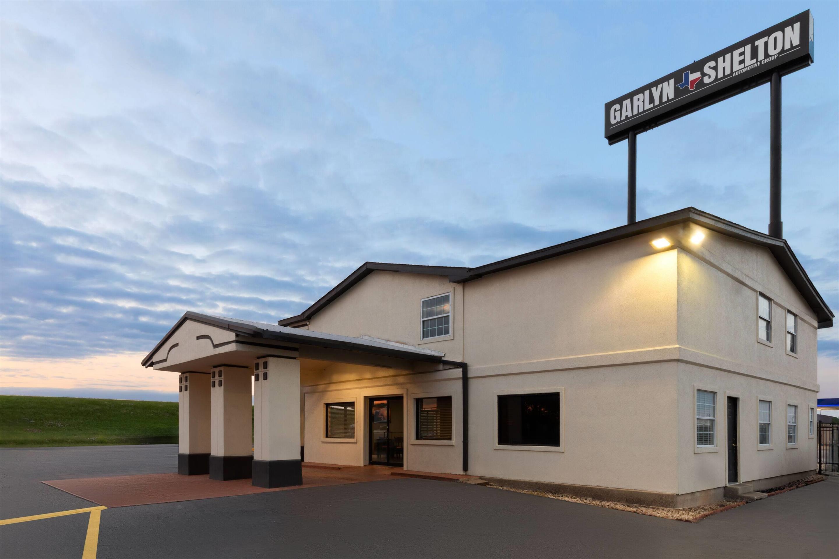 Exterior | Super 8 by Wyndham Temple