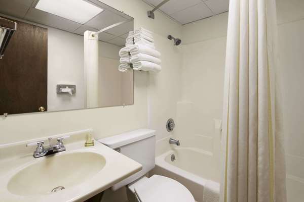  - Super 8 Hotel Redfield