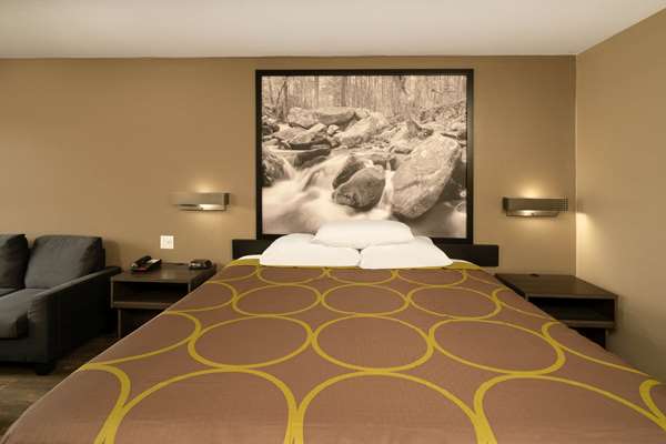  - Super 8 Motel Berham Drive Cleveland - I-75, Exit 27