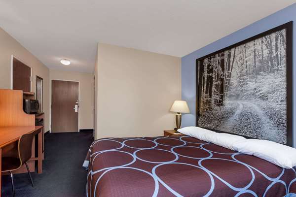  - Super 8 Hotel Adrian