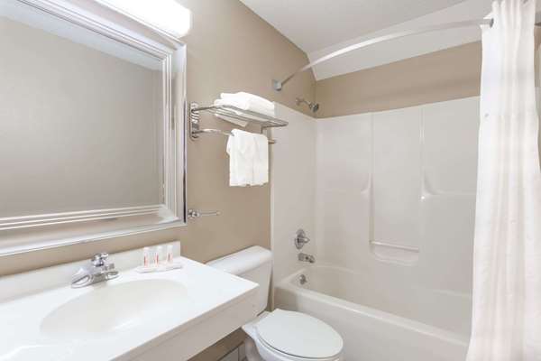  - Super 8 Hotel Adrian