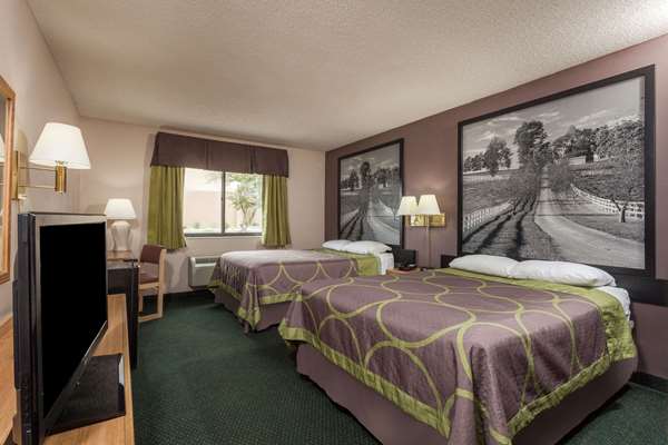  - Super 8 Hotel Carrollton - I-71, Exit 44