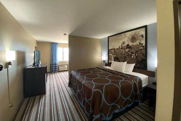  - Super 8 Hotel Independence