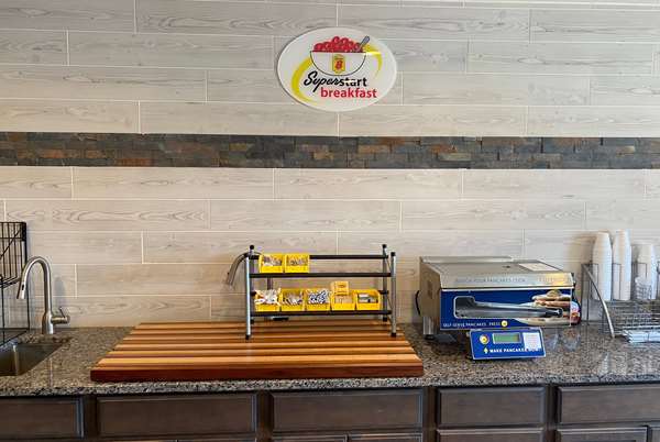  - Super 8 Hotel Independence