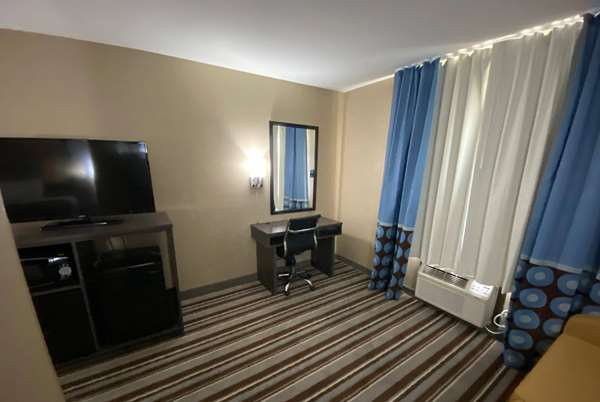  - Super 8 Hotel Independence
