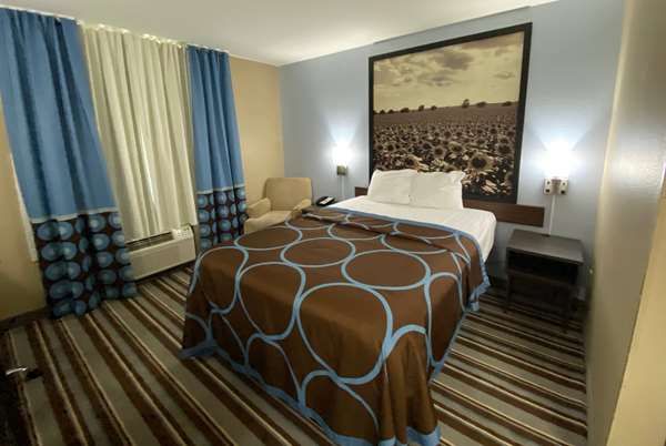  - Super 8 Hotel Independence