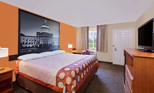  - Super 8 Motel Siloam Springs