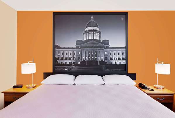  - Super 8 Motel Siloam Springs