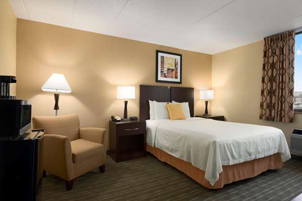  - Days Inn University Avenue Southeast Minneapolis - I-94, Exit 235B
