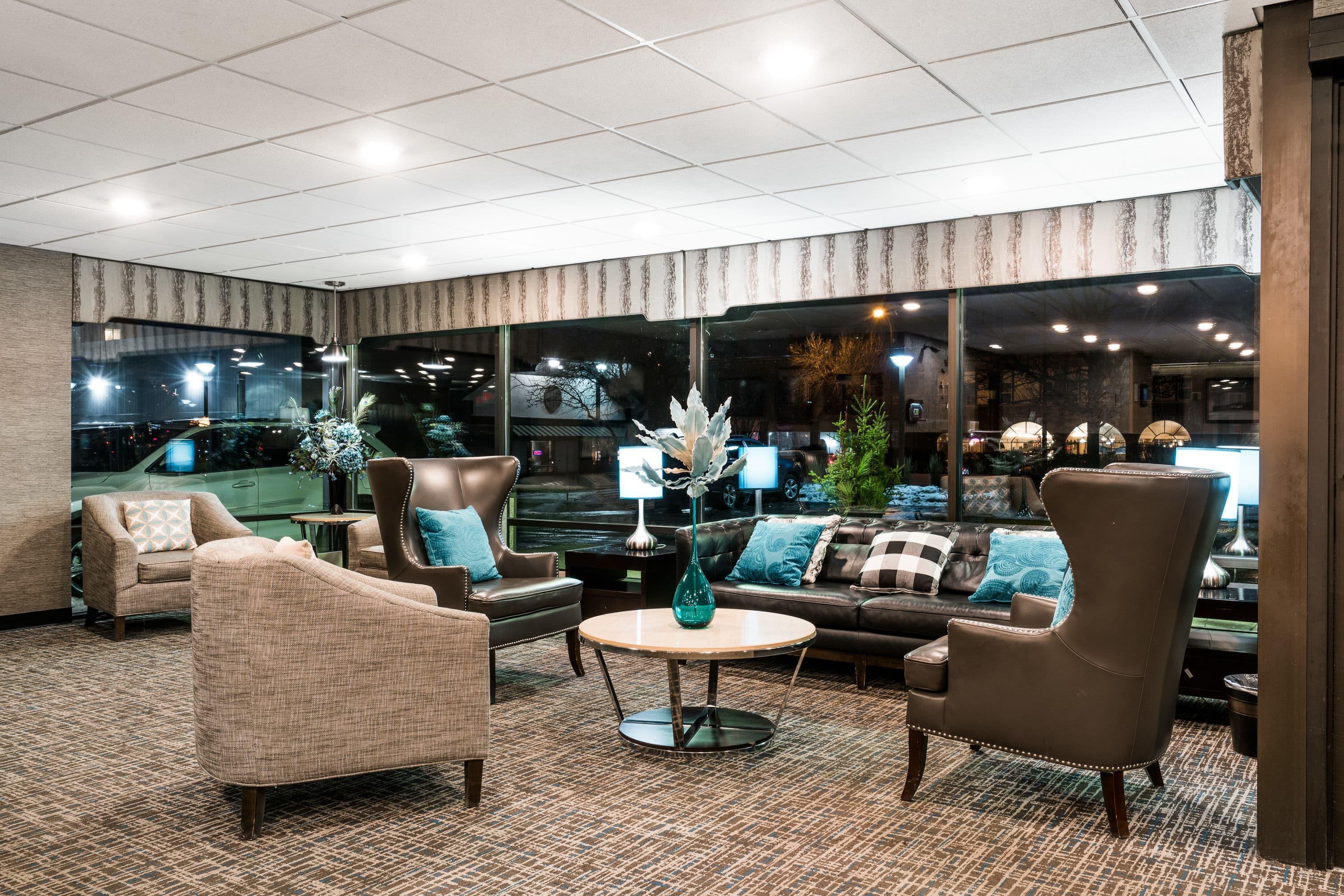 Lobby | Days Hotel by Wyndham University Ave SE