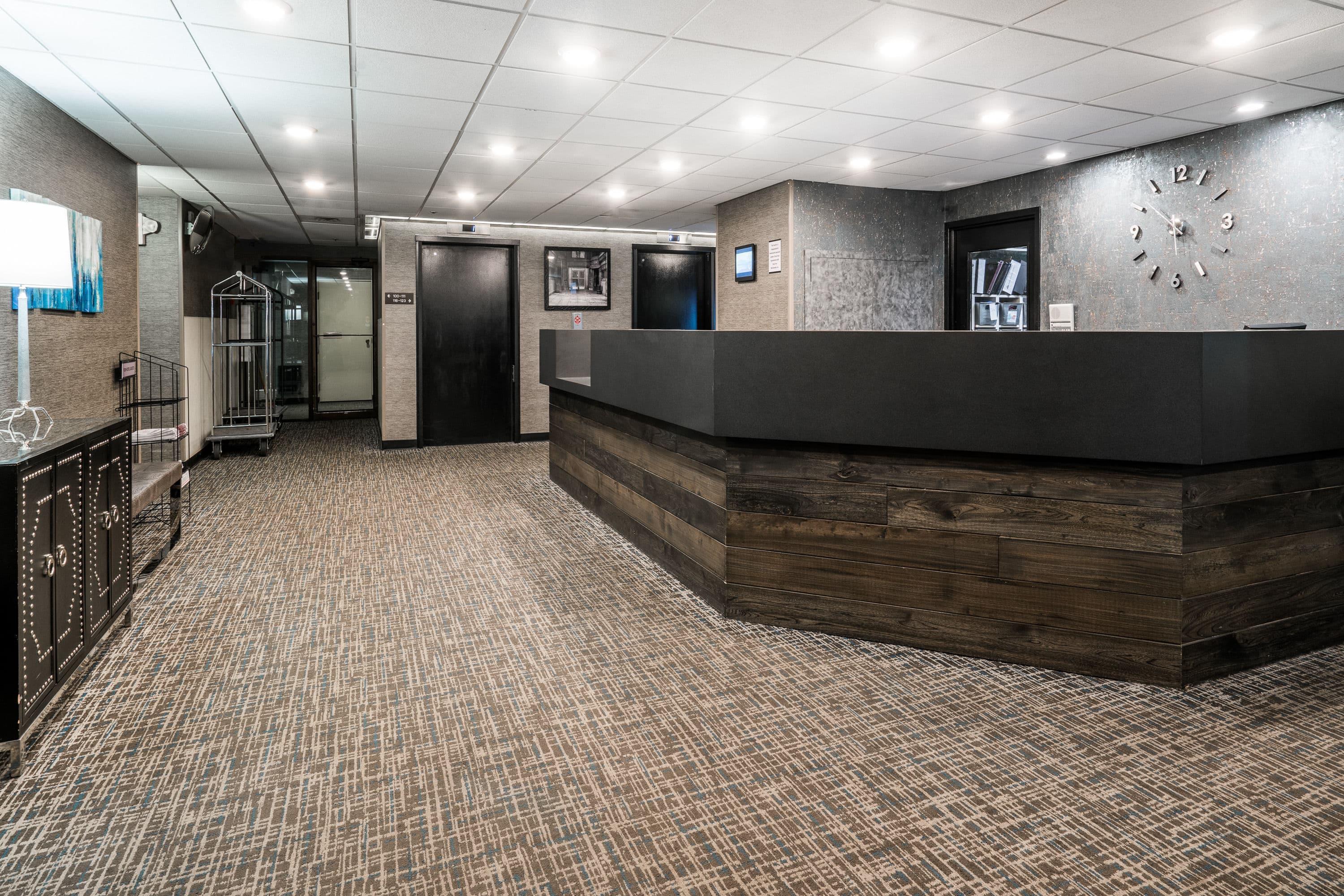 Lobby | Days Hotel by Wyndham University Ave SE